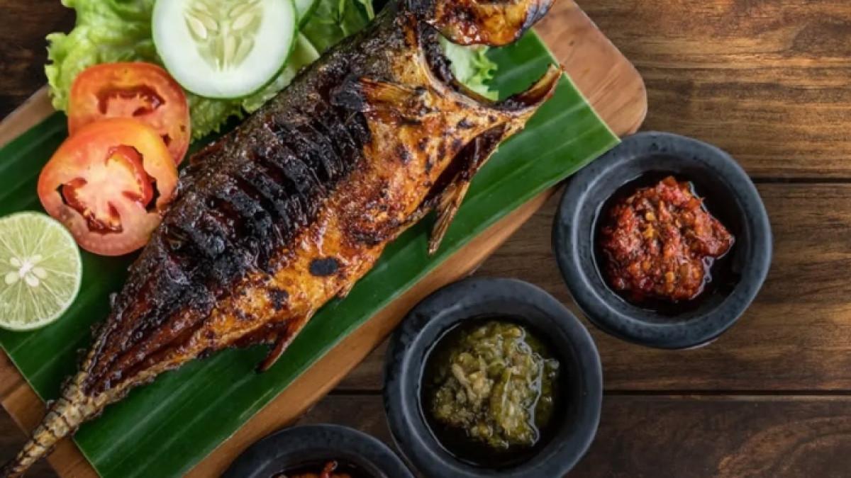 Rumah Makan Suka-Suka, tempat makan siang enak dekat kampus UGM Jogja.