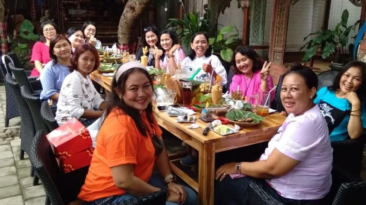 Angkringan Omahe Whawin, satu angkringan di Solo buat makan malam enak sepulang kerja.