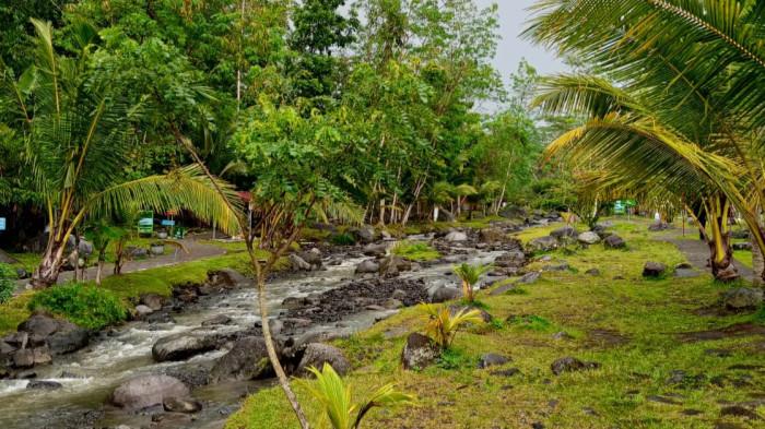 LEDOK SAMBI - Ledok Sambi Ecopark, sebuah destinasi wisata yang terletak di Jalan Kaliurang No. 2, Kecamatan Pakem, Sleman, D.I. Yogyakarta, Selasa (27/1/2026). Ledok cocok dikunjungi untuk menghabiskan waktu bersama keluarga, sahabat, komunitas, dan rekan kerja.