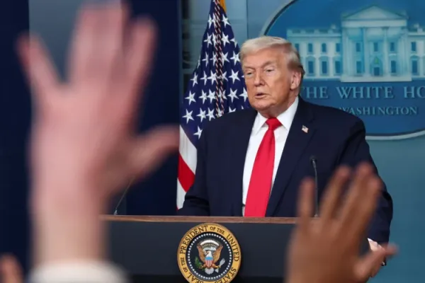 Trump Signals Tariff Strategy Will Continue Despite Possible Supreme Court Limits