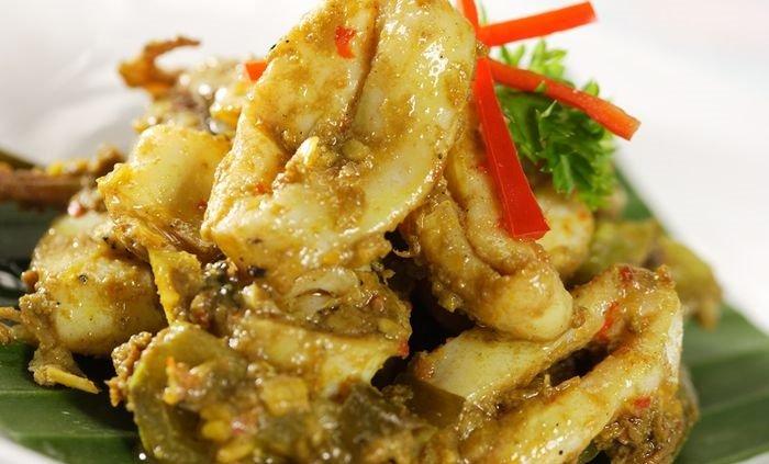 Seporsi nasi cumi untuk makan siang di Surabaya