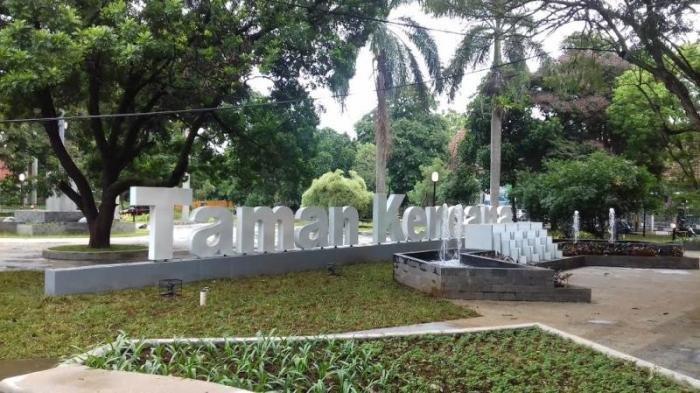 Taman Kencana, satu tempat jogging di Bogor yang bisa kamu kunjungi untuk olahraga ringan sebelum bekerja.