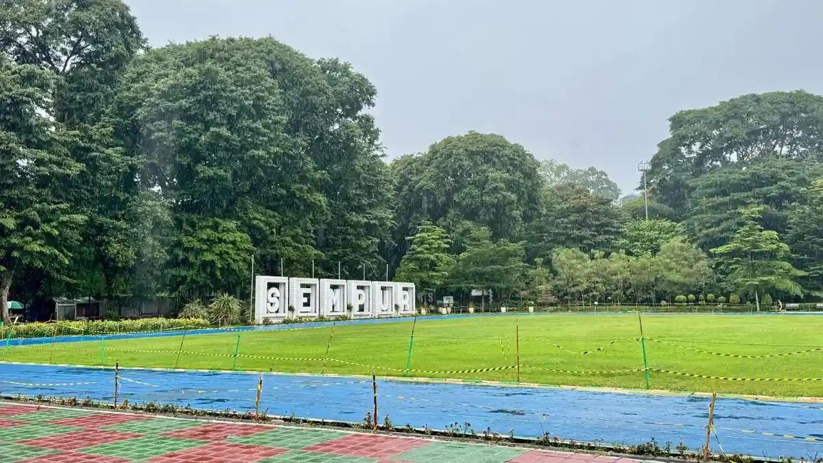 Taman Sempur, satu tempat jogging di Bogor yang bisa kamu kunjungi untuk olahraga ringan sebelum bekerja.