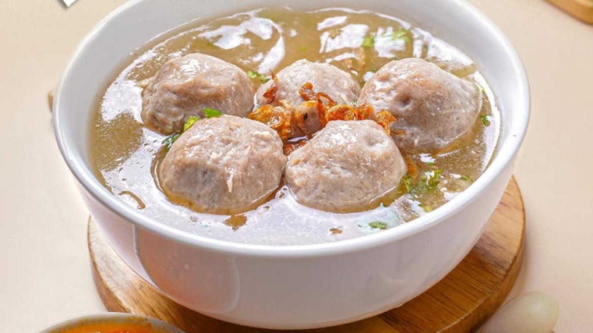 Bakso Lapangan Tembak Senayan Ragunan, satu tempat makan siang enak dekat Kebun Binatang Ragunan Jakarta.