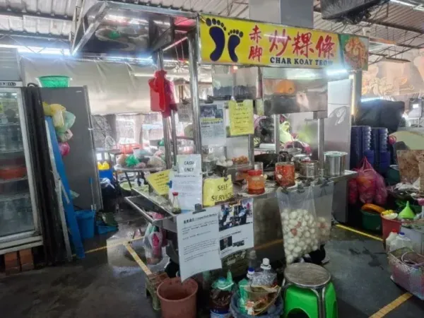 Muntah Darah Tak Hentikan Semangat Kakek 71 Tahun Penjual Kwetiau Legendaris