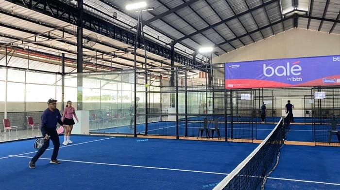 Padel Hadir di Pangkalpinang, Golden Palace Padel Pangkalpinang resmi dibuka di kawasan Girimaya, menghadirkan tiga lapangan padel indoor pertama di Kota Pangkalpinang, Minggu (1/2/2026)