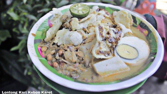 Lontong Kari Kebon Karet untuk makan siang enak di Bandung.