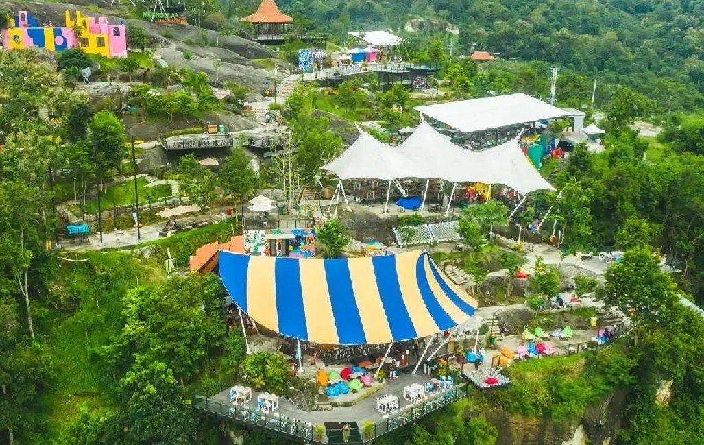 Obelix Hills, tempat wisata hits di Sleman, Jogja untuk liburan akhir pekan.
