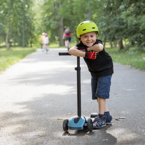 little boy allowed to scooter home alone parents afraid cps get called