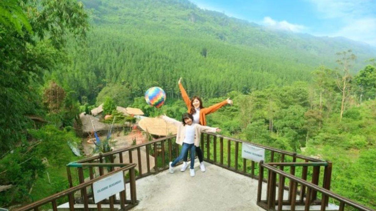 The Lodge Maribaya, tempat wisata instagramable di Bandung, Jawa Barat.