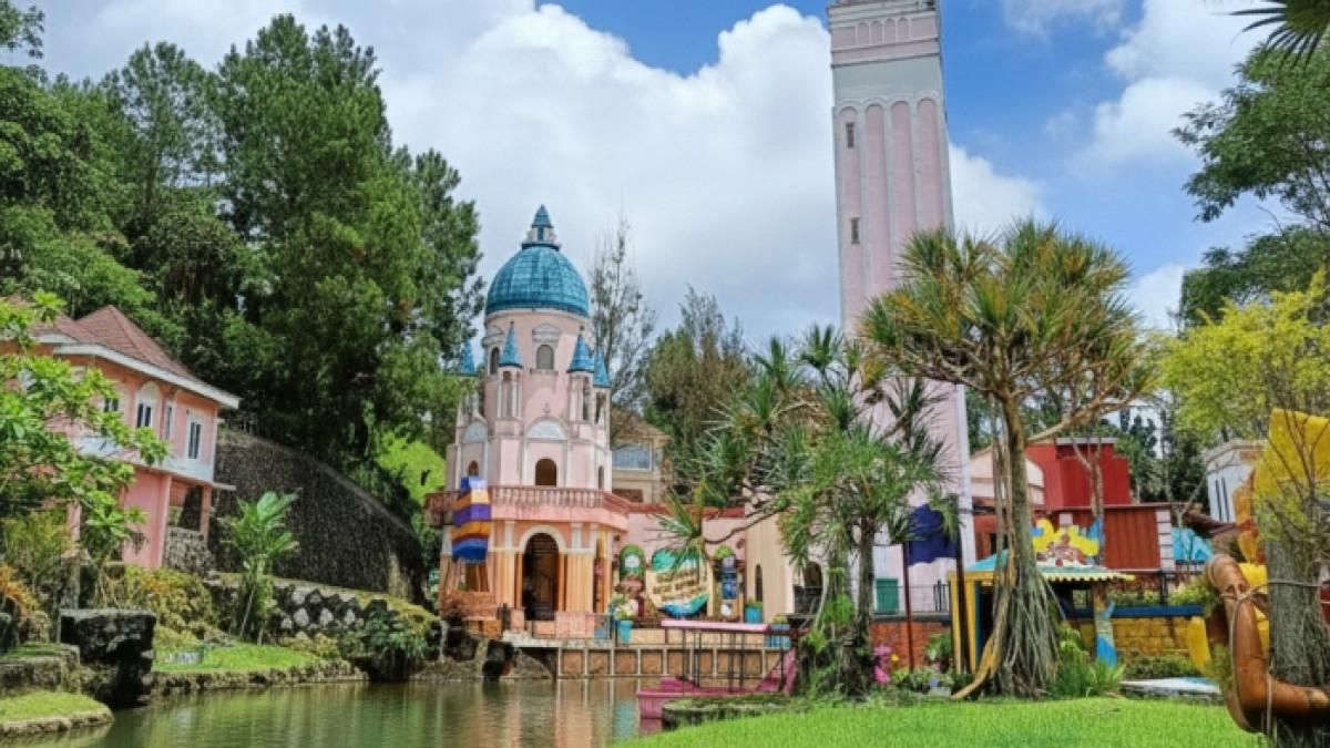 Little Venice Kota Bunga, tempat wisata hits di Cianjur, Jawa Barat.