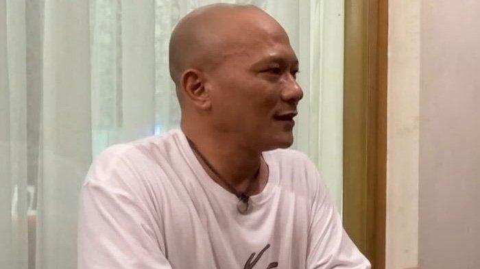 Nama Iwa K santer dibicarakan setelah Tessa Mariska yang mengaku mengetahui kisah masa lalu Denada, melontarkan pernyataan yang dianggap menyiratkan sosok ayah Ressa.