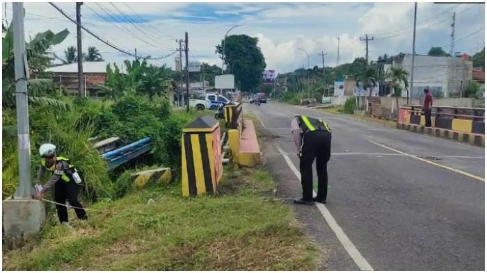 KECELAKAAN MAUT - Kecelakaan yang menewaskan seorang pengendara sepeda motor terjadi di Jalinsum Km 57 Kelurahan Way Urang, Kecamatan Kalianda, Lampung Selatan, Minggu (8/2/2026) siang.