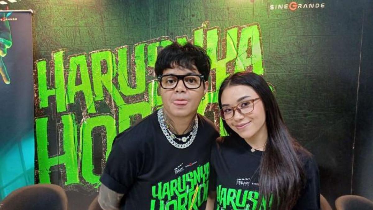 REZA ARAP LULA - Reza Arap dan Lula Lahfah saat ditemui di konferensi pers film Harusnya Horor di Jakarta Barat, Senin (4/8/2025). Lula Lahfah dituding hamil, Reza Arap kasih pembelaan pada cuitan X @yourbae pada Rabu (1/10/2025)