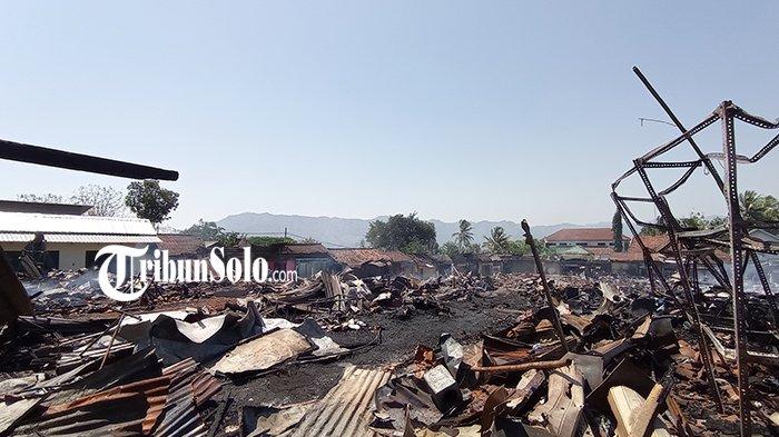 Kondisi Pasar Slogohimo pasca kebakaran.