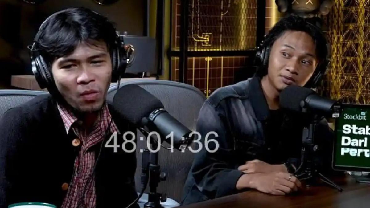 KOMIKA VIRAL - Indra Frimawan ludahi Fajar Sadboy di podcast, aksi kontroversialnya jadi sorotan dan banjir kritik.