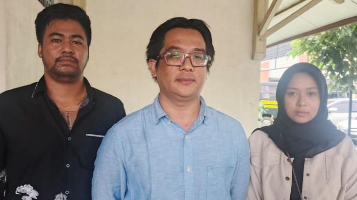 KASUS UTANG - Cerry Abdullah, dari Kantor Hukum Gerry William & Partners Semarang mendampingi Alisa di PN Salatiga. Musa, pria asal Semarng, Jawa Tengah menjadi terdakwah setelah membantu temannya membayar utang Rp189 juta karena meminjamkan sertifikat rumahnya