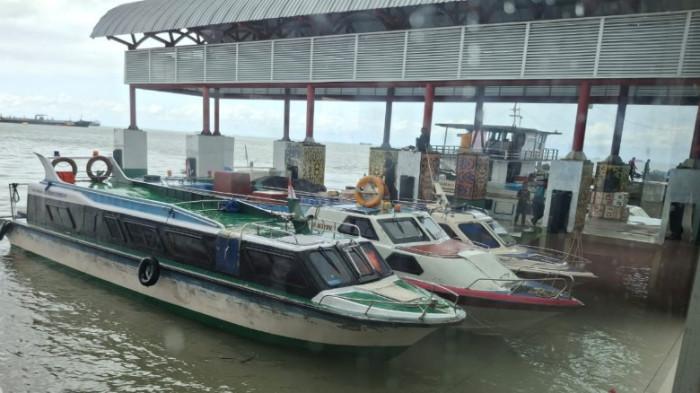 JADWAL SPEEDBOAT - Tampak aktivitas di Pelabuhan Tengkayu I Tarakan sebelum menuju rute tujuan, saat diabadikan TribunKaltara.com beberapa waktu lalu. Selain jadwal speedboat Tarakan ke Bunyu, dalam artikel ini TribunKaltara.com sajikan juga tarif terbaru, hingga waktu tiba speedboat reguler tersebut.  TRIBUNKALTARA.COM/ANDI PAUSIAH