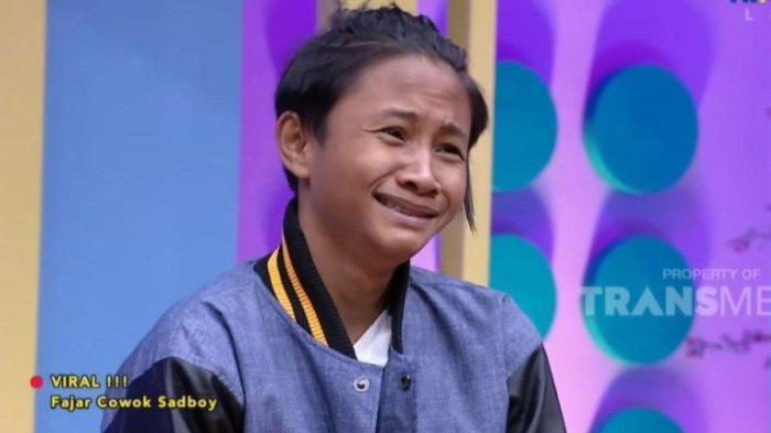 Sosok viral Fajar Sadboy.