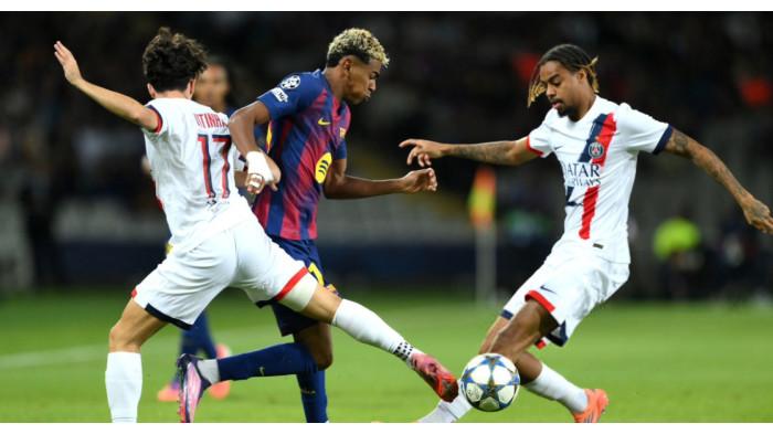 GOCEKAN LAMINE YAMAL - Aksi Lamine Yamal dalam laga Barcelona vs PSG di matchday kedua Liga Champions, Kamis (2/10/2025).