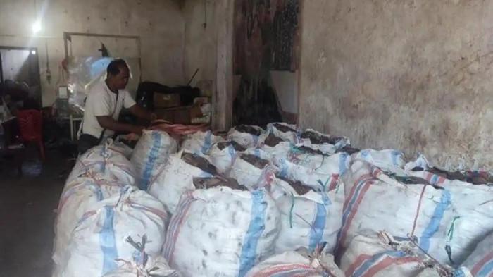 HARGA KOPRA - Update terbaru harga kopra di Kota Manado, Sulawesi Utara. Harga kopra turun sedikit.