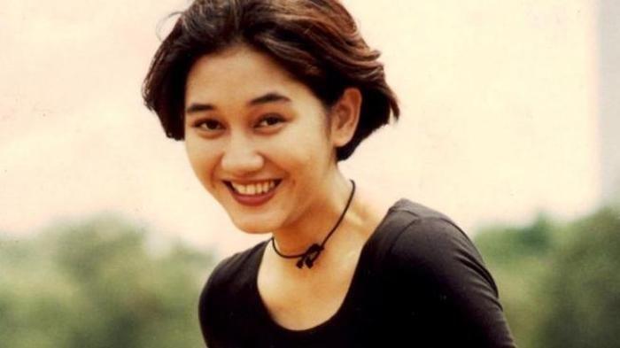 SOSOK NIKE ARDILLA - Nike Ardilla alami kecelakaan pada 19 Maret 1995. Ia mengendarai mobil Honda Civic Genio.