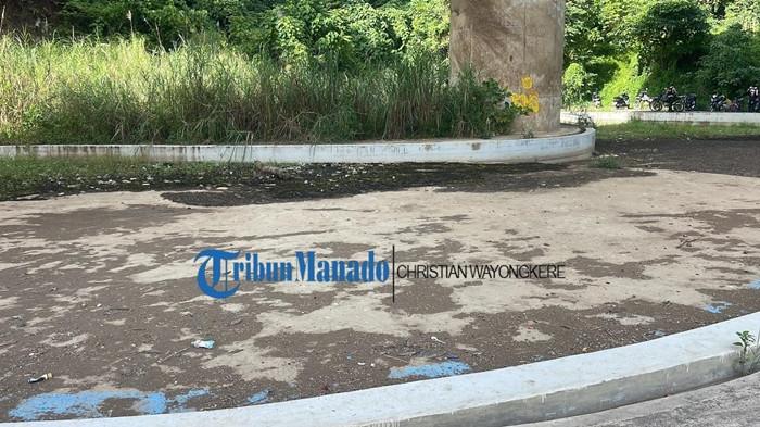 KOLAM - Foto kolam renang lonjong yang sudah terbengkalai di Bitung