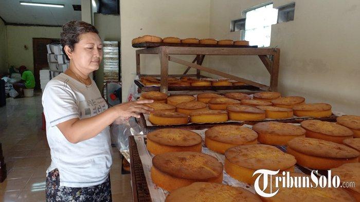 Roti Dinar yang terletak di Kampung Bogor RT:01/II, Desa Kepuh, Kecamatan Nguter, Kabupaten Sukoharjo 