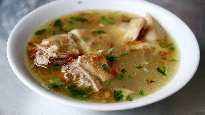 KULINER LEGEND KLATEN - Sop Ayam Pak Min Klaten, Jawa Tengah, beberapa waktu lalu. Inilah rekomendasi kuliner autentik di Klaten, ada yang sudah berdiri sejak 1907an!