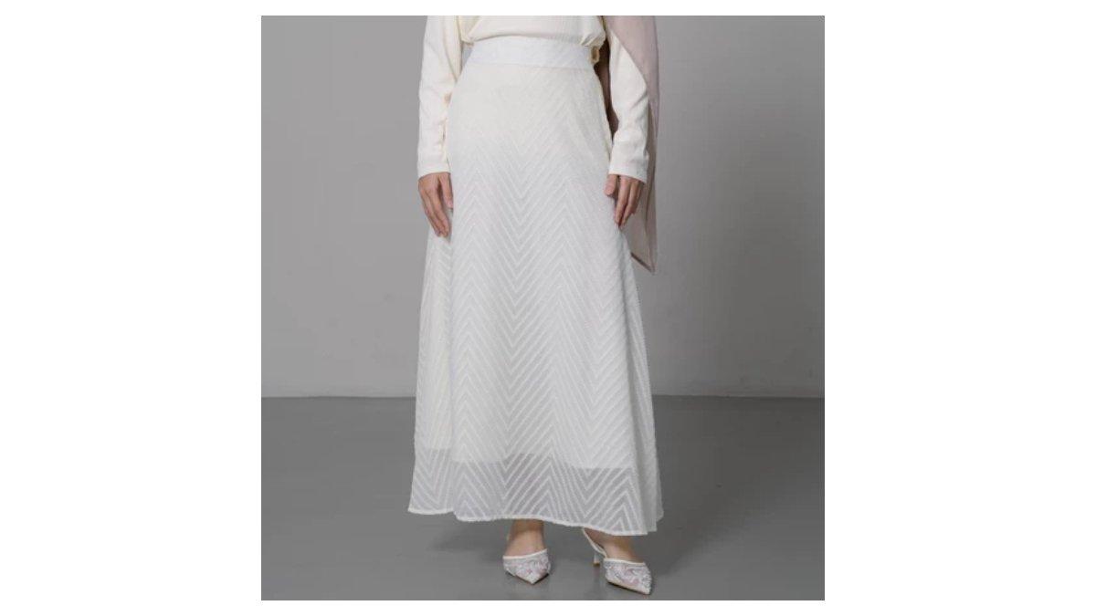 Ilustrasi rekomendasi raya collection This Is April EID Sahara Skirt Maxi Tekstur Zigzag