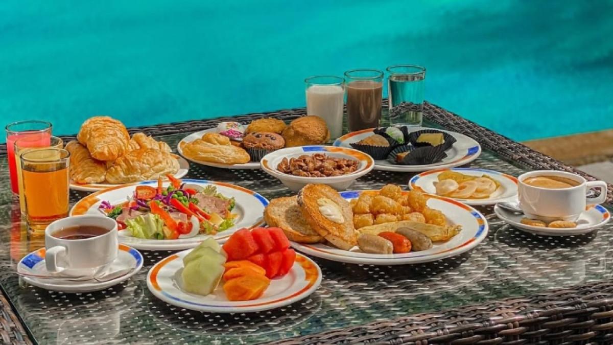 Menu makanan dan minuman di Novotel Solo, hotel yang menawarkan paket bukber all you can eat.