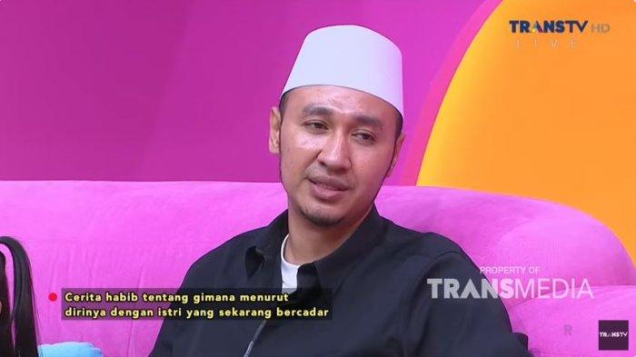 Habib Usman mengungkapkan kronologi saat Kartika Putri memutuskan untuk bercadar.