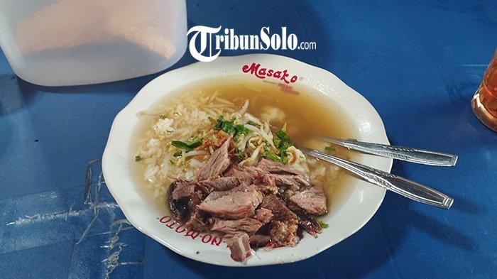 Soto Sapi Mbah Gito Biroen di Jatinom, Klaten. Buka hanya saat Pasaran Legi.