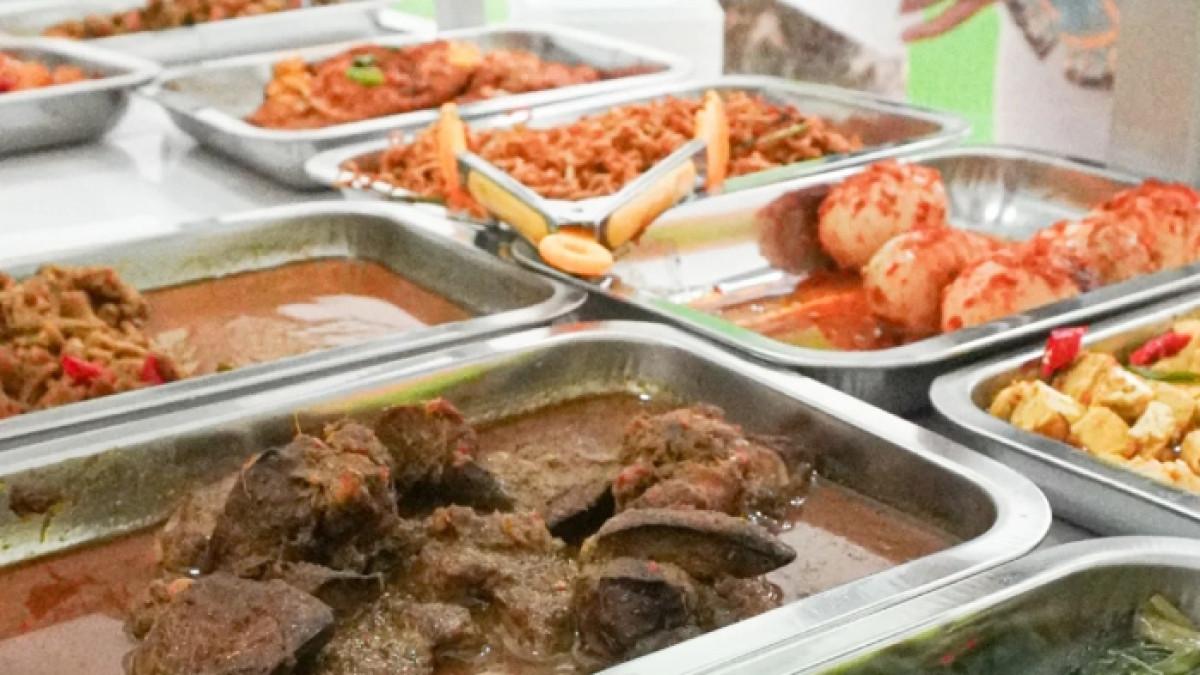 Warteg Kharisma Bahari, kuliner enak dan murah di Semarang, Jawa Tengah yang cocok untuk sahur Ramadan 2026.