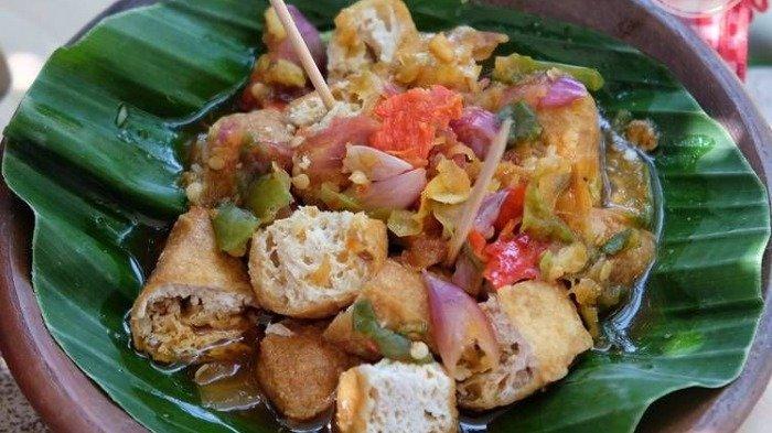 Ilustrasi tahu gejrot, kuliner enak yang cocok jadi menu takjil buka puasa Ramadan 2026.