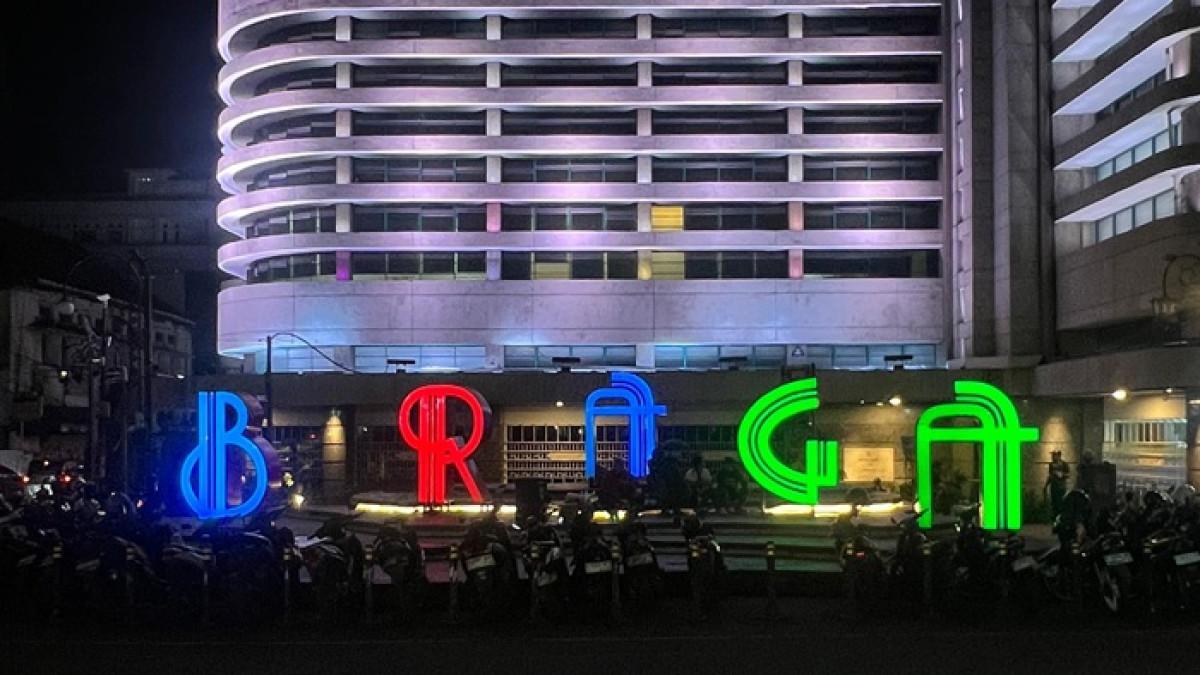 WISATA BANDUNG - Potret spot foto di Jalan Braga yang populer.