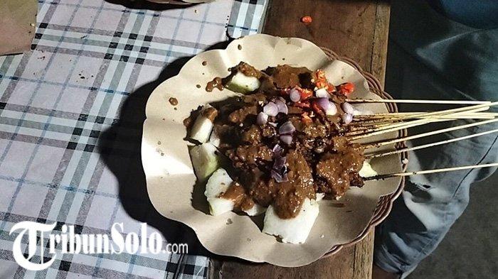 Sate ayam Madura Cak Said di depan Pasar Tompen, Banyudono, Boyolali.