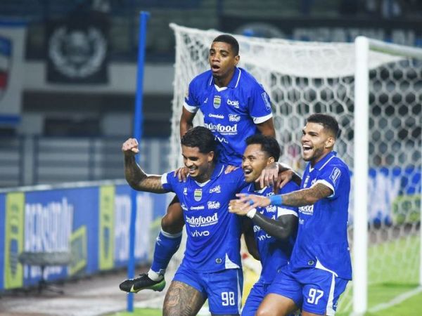 Persib sukses mengamankan posisi sebagai pemuncak klasemen sementara hingga pekan ke-23 Super League 2025/2026.