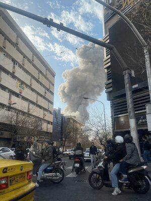 تصاویری از انفجارهای امروز تهران در محدوده خیابان جمهوری