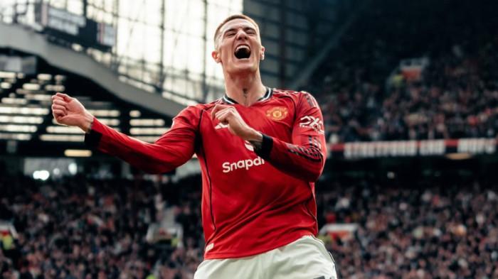 MERAYAKAN GOL - Striker Manchester United, Benjamin Sesko merayakan golnya ke gawang Crystal Palace di Old Trafford dalam lanjutan Liga Inggris 2025/2026 pada Minggu (1/3/2026) malam WIB. MU menang 2-1.