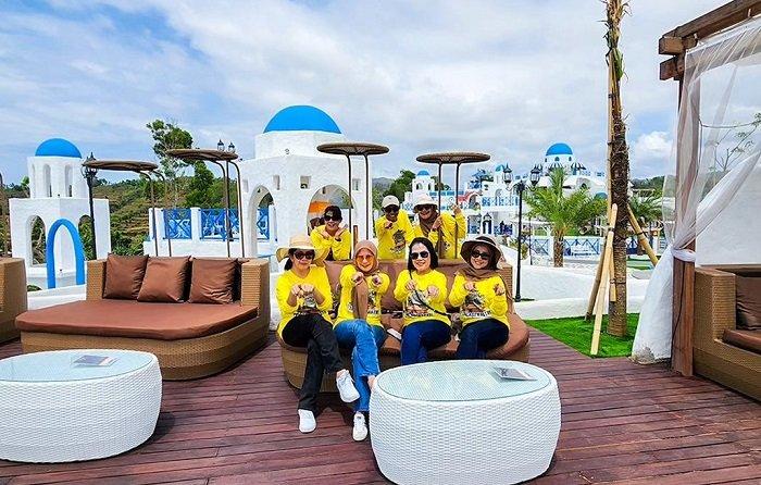 Jungwok Blue Ocean di Kabupaten Gunungkidul, Jogja menawarkan tempat wisata dengan konsep ala Santorini yang terkenal di Yunani.