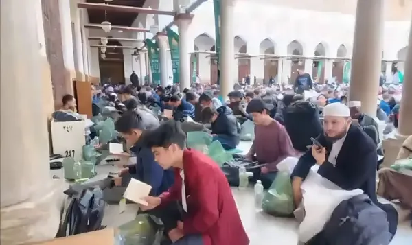 Suasana buka puasa Ramadan di Mesir