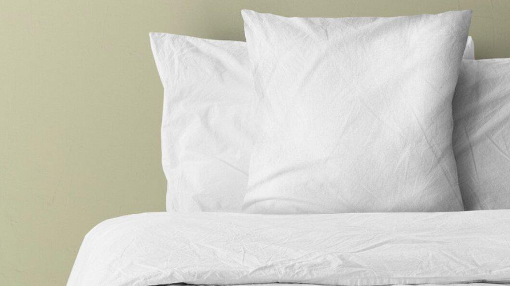 Ilustrasi bantal tidur.