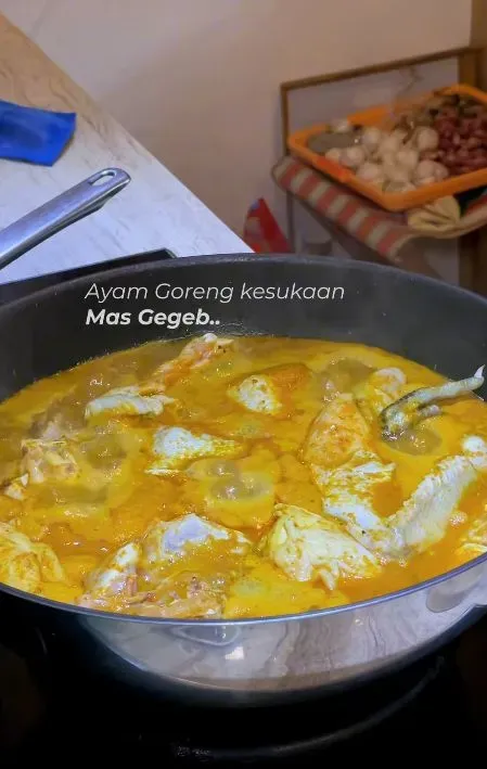 Masak Sendiri untuk Putranya, Dewi Perssik Bikin 2 Menu Spesial Ini Masak Sendiri untuk Putranya, Dewi Perssik Bikin 2 Menu Spesial Ini