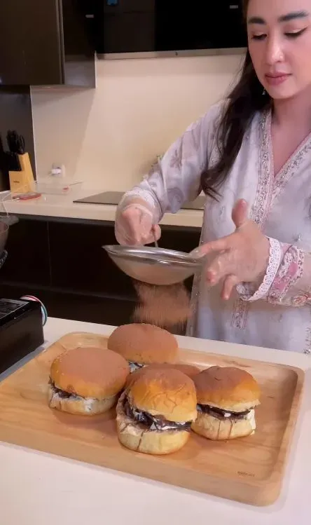 Masak Sendiri untuk Putranya, Dewi Perssik Bikin 2 Menu Spesial Ini Masak Sendiri untuk Putranya, Dewi Perssik Bikin 2 Menu Spesial Ini