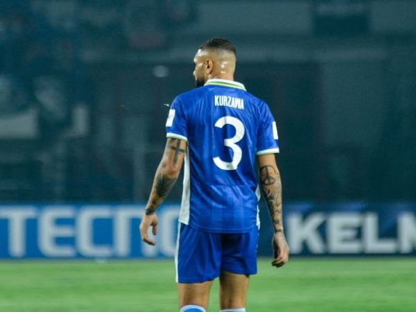 Layvin Kurzawa memberikan apresiasi kepada Bobotoh yang selalu memberikan dukungan untuk Persib.