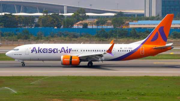 Akasa Air Goa-Delhi Flight Faces 90-Min Delay After Two Passengers  Misbehave With Crew | Curly Tales