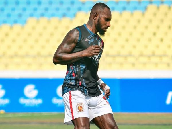 Pemain asal Indonesia, Yohanes Kandaimu tampil dalam laga Kelantan The Real Warriors lawan Immigresen FC dalam ajang MFL Challenge Cup 2026, Sabtu (7/2/2026).