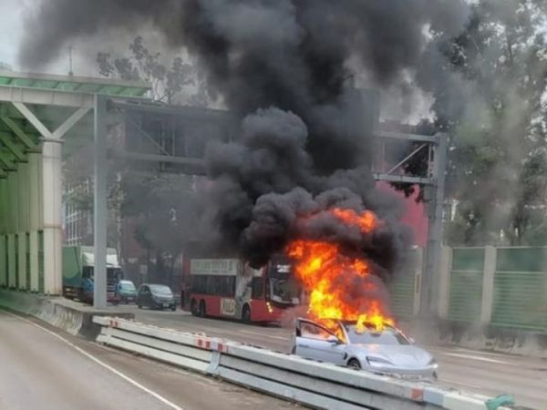 BYD terbakar