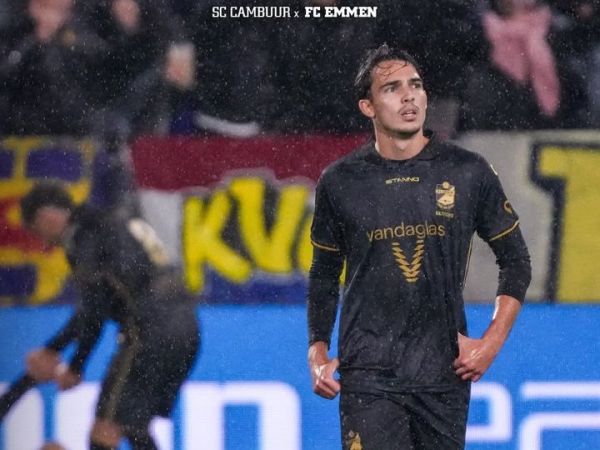 Tim Geypens dalam laga SC Cambuur Vs FC Emmen pada lanjutan Eerste Divisie, Jumat (3/10/2025).